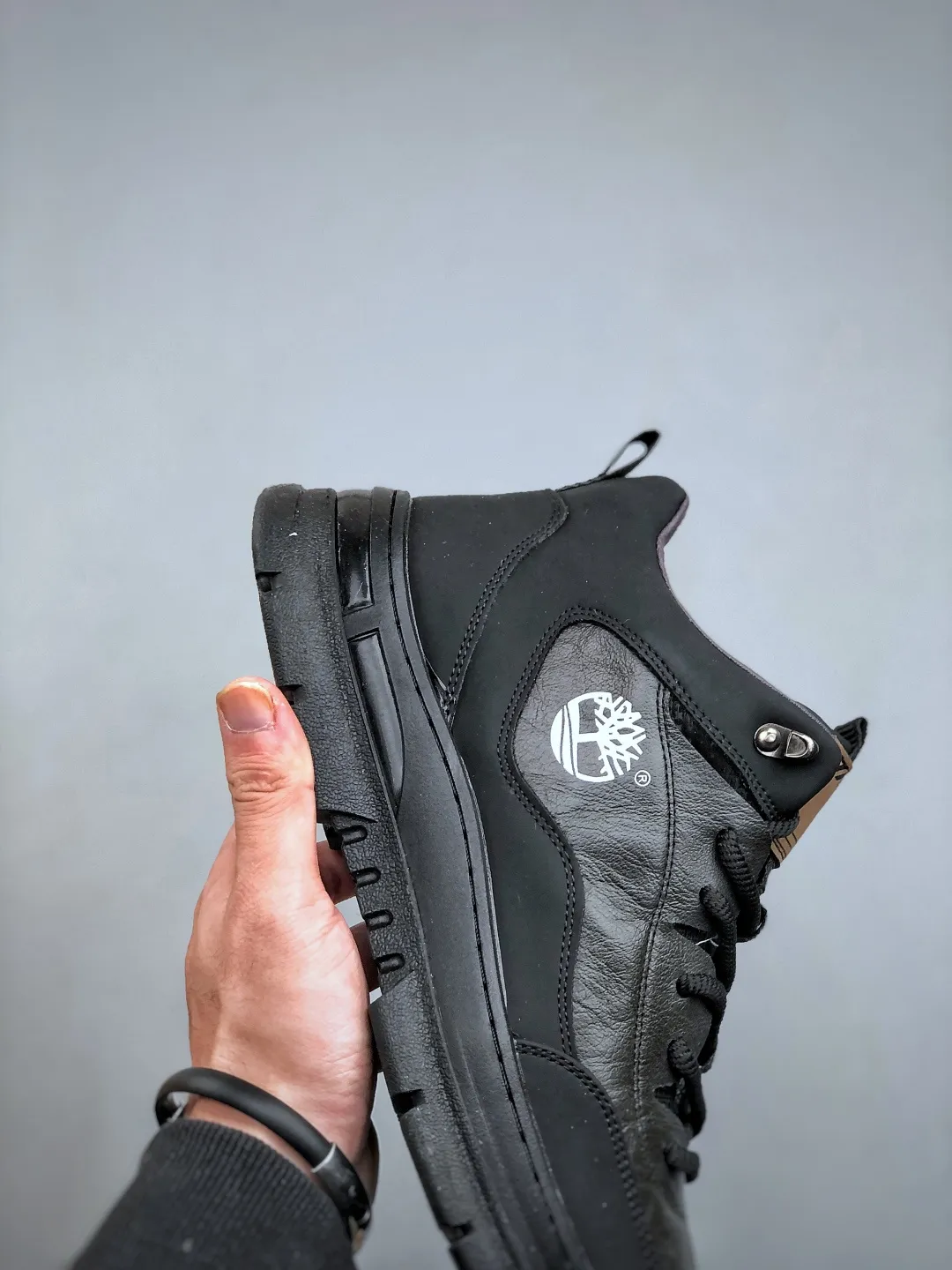 Local self-pickup💰520 supports store Timberland/Timberland classic 25ss new mid-top (plus velvet) Classic re-engineered brand new upgrade Guangdong factory quality Original box original packaging The fabric is made of Italian top frosted cowhide with anti-odor and anti-corrosion genuine leather latex insoles to give you a perfect wearing experience High-quality and durable, a must-have for sportsmen Specially designed to treat those who are not handsome High-quality feet with first-class feel Exclusive supply Official product number: TB23066 Size: 39 40 41 42 43 44